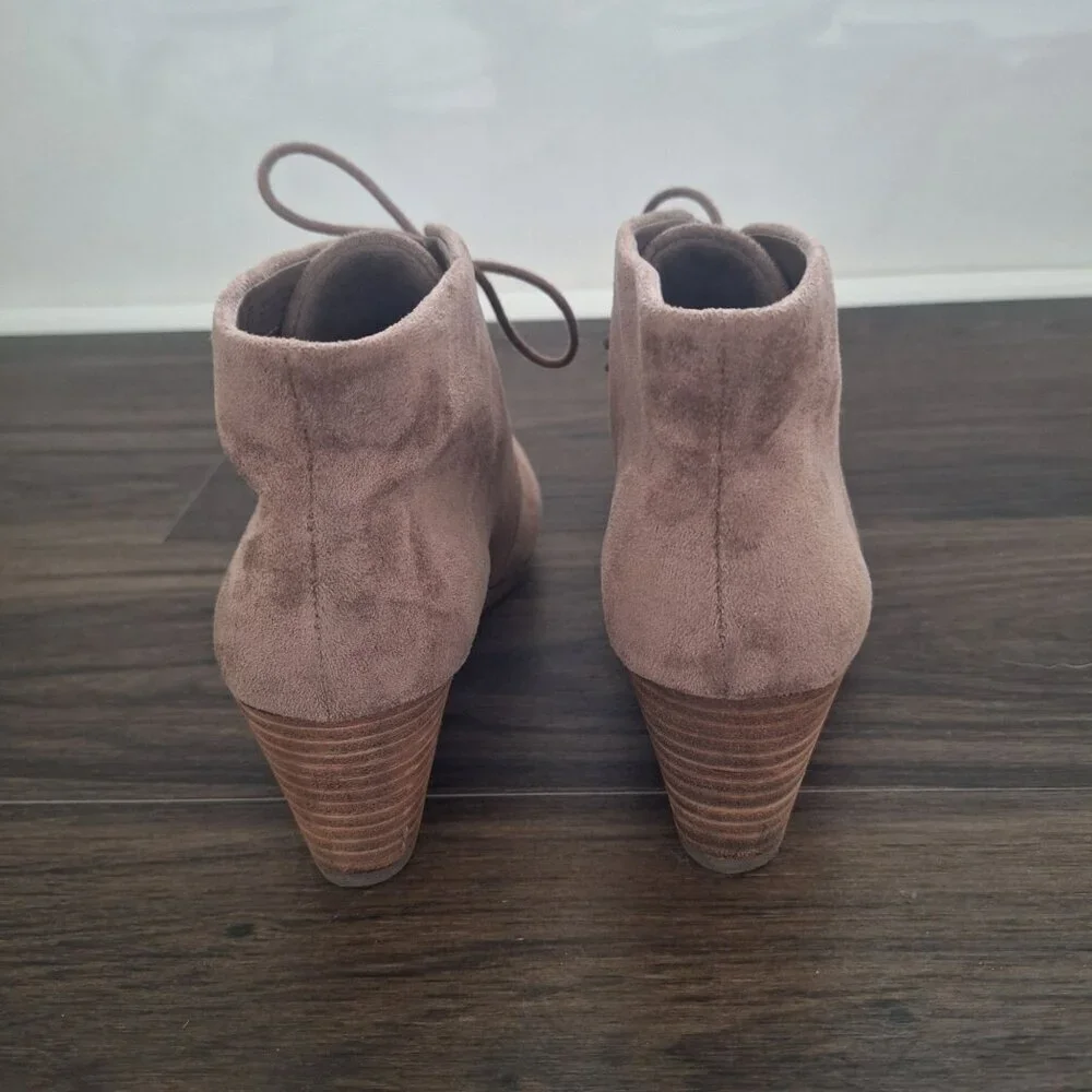 💙 Dr. Scholl's Dakota Suede Taupe Memory Foam Cool Fit Size 6.5 Bootie Comfy Wa